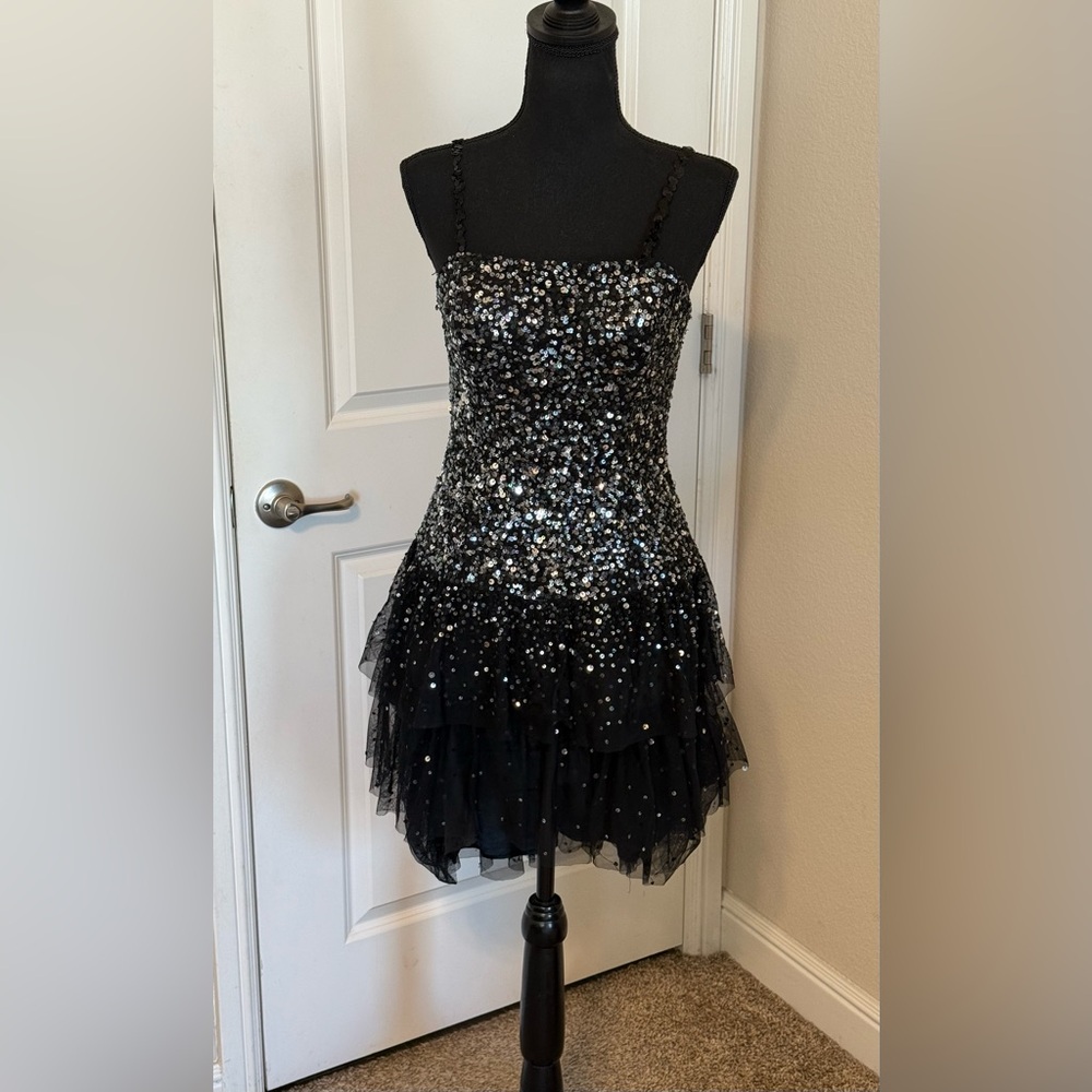 SCALA SZ M Black Sequin Mini Cocktail Dress Lined Built in Bra Spaghetti Straps